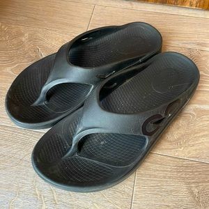 OOFOS Flip Flops